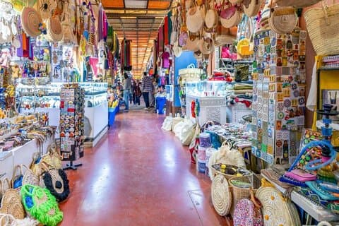 Explore Agadir Souk El Had con un guía turístico autorizado