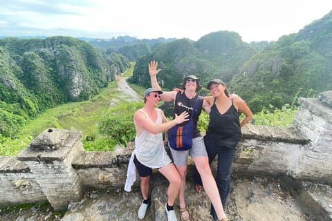 Hoa Lu – Trang An – Mua-Höhle – LIMOSINE-TRANFSER