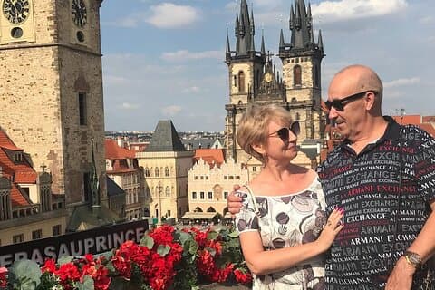 Visite guidée d'une journée complète à Prague avec transferts privés depuis Vienne
