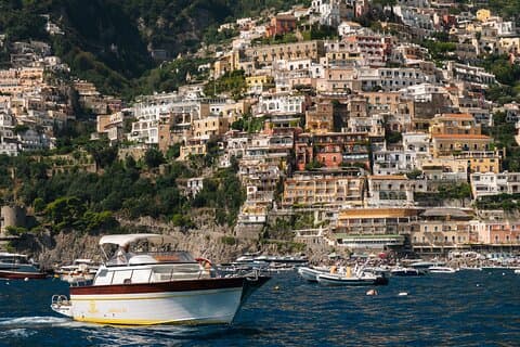 Sorrento til Positano og Amalfi privat båttur på en 28ft Gozzo
