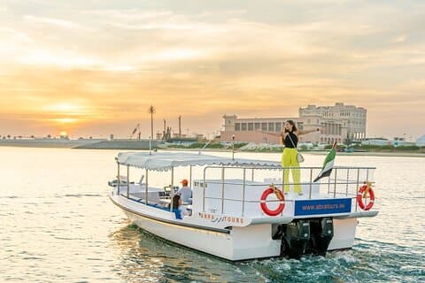 Abra Sunset Tour dans la marina de Dubaï