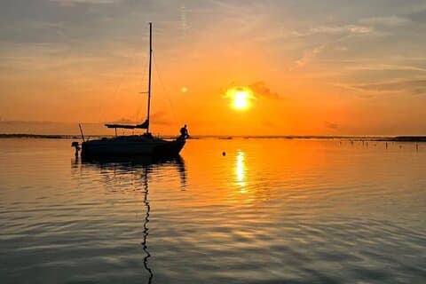 Private sunrise sailboat with breakfast on board