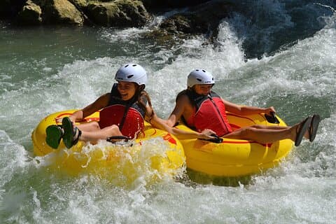 Falmouth Jungle River Tubing und Strand Abenteuer