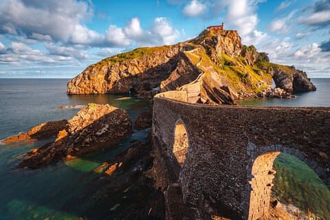 Visita guiada a Gaztelugatxe Access, Bermeo & Gernika a partir de Bilbao