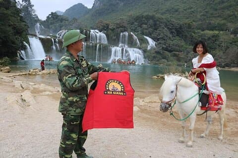 Ha Giang Loop - 6 Days Ride in Ban Gioc Waterfall and Ba Be Lake
