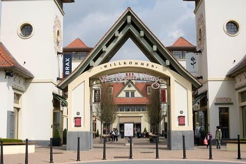 Visite privée de shopping de Francfort-sur-le-Main au village de Wertheim