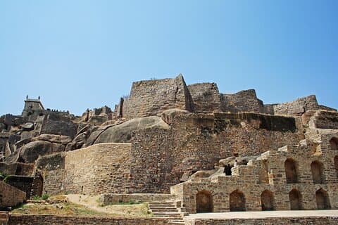 Half Day Tour in Golconda Fort and Qutub Shahi Tombs