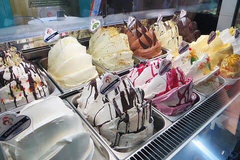 Bari with a local tour guide and the best artisan ice cream