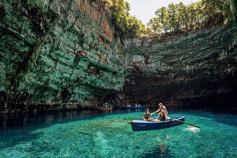 Shorex Melissani och St. Gerasimos från Argostoli Port i spanska