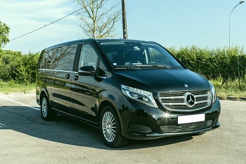 VERSAILLES CASTLE Private Round-Trip Transfer from Paris in Van