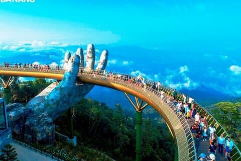 Private Car To Golden Bridge and Back from Tien Sa Port