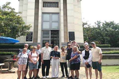 Mördarfältet och Toul Slengs folkmordsmuseum (S21) Tour