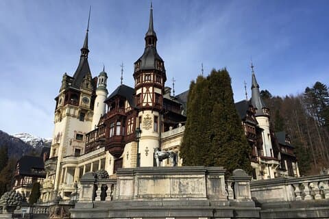 Tour privado de 4 dias: Bucareste para Budapeste via Transilvânia