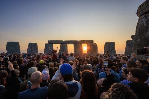 Excursão de solstício de verão de Stonehenge saindo de Londres: observação do pôr do sol ou nascer do sol