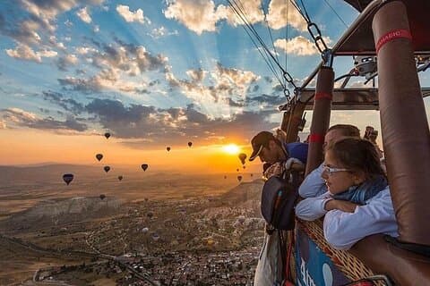 Sunrise VIP Hot Air Balloon Ride em Luxor