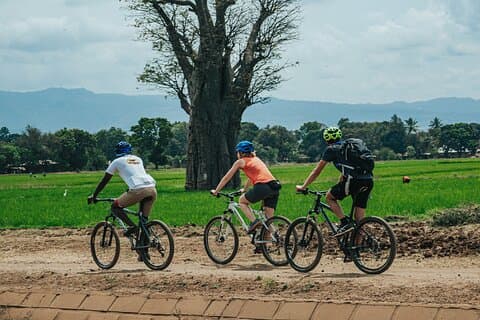 Faites du vélo jusqu'à la source thermale pittoresque de Kikuletwa