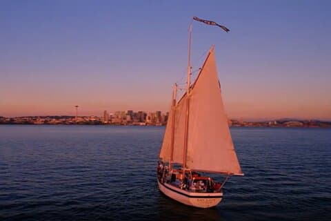 Evening Colors Sunset Sail Tour em Seattle