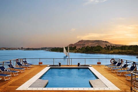 Tour privato di crociera sul Nilo a 5 stelle di lusso di 4 giorni da Assuan a Luxor