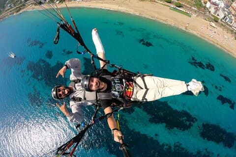 経験豊富なパイロットによるタンデムパラグライダー