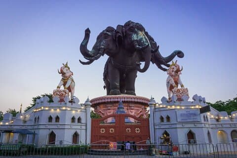 Tour privato di Bangkok e delle province circostanti