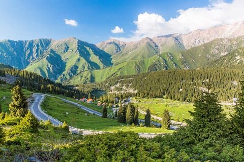 Randonnée privée d'une journée complète dans les montagnes d'Almaty