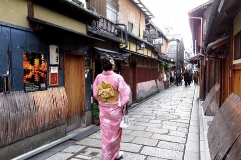2 horas de caminhada noturna em Gion com lanche