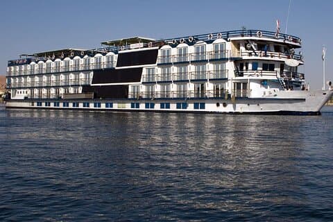 4 - Dag Aswan til Luxor Nile Cruise med Abu Simbel & Balloon Ride