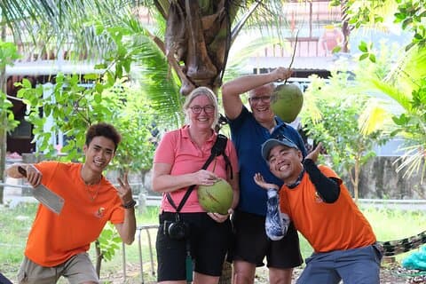 Ciclismo por la aldea rural de Phu Quoc