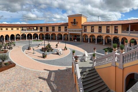 Private Shopping Tour from Florence to Valdichiana Outlet Village