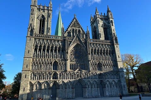 2 Hour City Walk through Trondheim