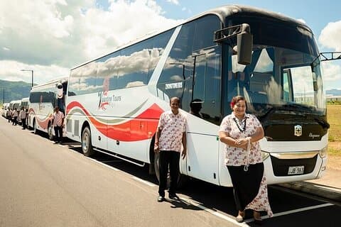 Ônibus particular de luxo fretado do aeroporto de Nadi para a área de Coral Coast