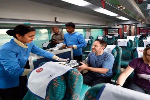 All Inclusive Taj Mahal Agra Tour por comboio/ferro Gatimaan