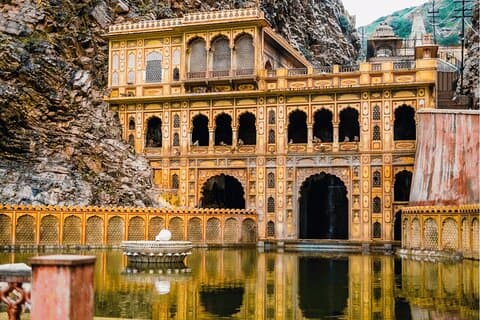 Skjulte perler i Jaipur med en lokal (Guided Halv Day City Tour in AC Car)
