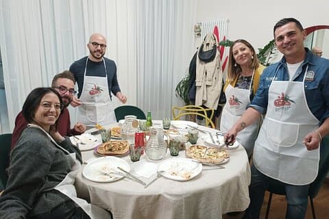 Zeitgenössische Pizza-Making-Klasse in Catania mit Alessandro