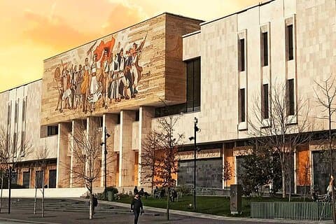 Tirana Express Walking Tour - viktig for den albanske hovedstaden