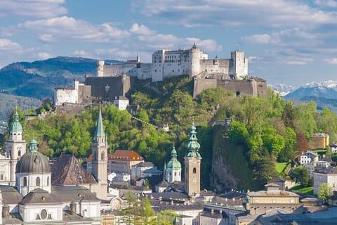 Excursion privée d'une journée de Munich à Salzbourg et retour, chauffeur local