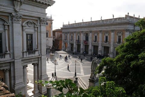 Visite de 4 heures en voiture des principaux points forts de Rome et glaces