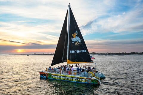 Sunset Dolphin Sail a bordo del catamarano privato