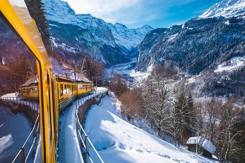 Private Trip to Grindelwald & Lauterbrunnen by Train from Zurich
