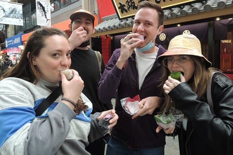 Private Food-Tour durch Osaka „Essen Sie wie ein Einheimischer in Osaka“