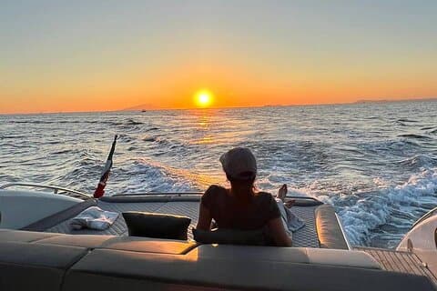 Solnedgångens färger med en unik övernattning ombord – Sorrento