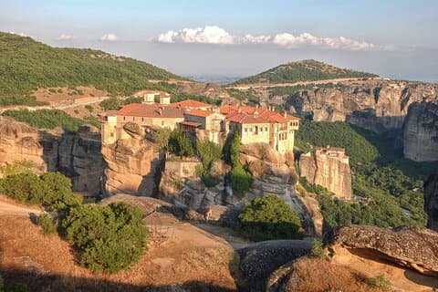 Private Ganztagestour zu den Thermopylen, Meteora und Delphi