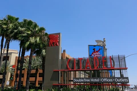 Private Shopping Tour van hotels in Los Angeles naar Citadel Outlets