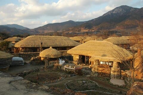 Private Tour Folk Village, Suwon hwaseong festning, Icheon Ceramic