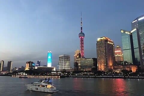 Visite privée de nuit de Shanghai avec croisière sur la rivière Huangpu, le Bund et Xintiandi