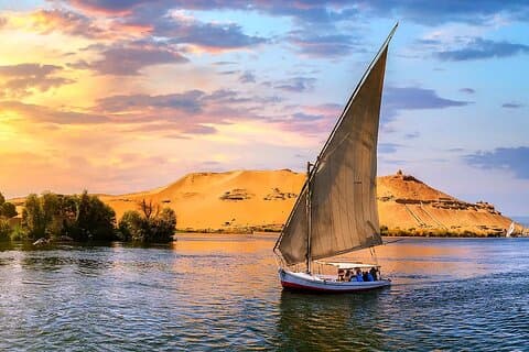 Rundvisning i templerne, museerne og Felucca på Østbredden i Luxor