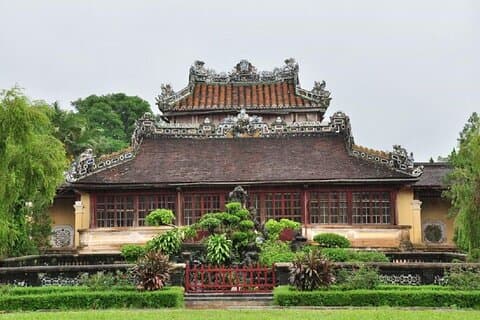 4 timmars privat Da Nang City Tour med damskoter
