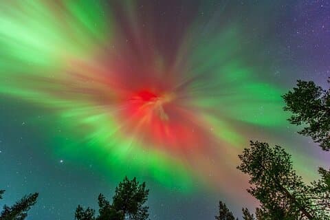 Erleben Sie das majestätische Auroras Kiruna-Abisko & Lodge Dinner