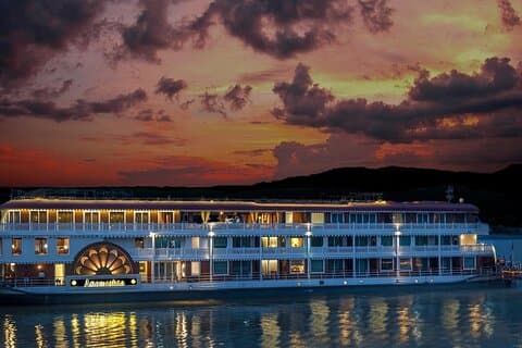 4-Day Nile Cruise Sailing from Hurghada to Luxor and Aswan