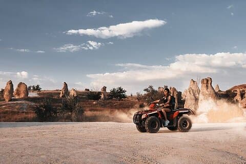 Quad Safari através de Rose Sword e Love Valleys